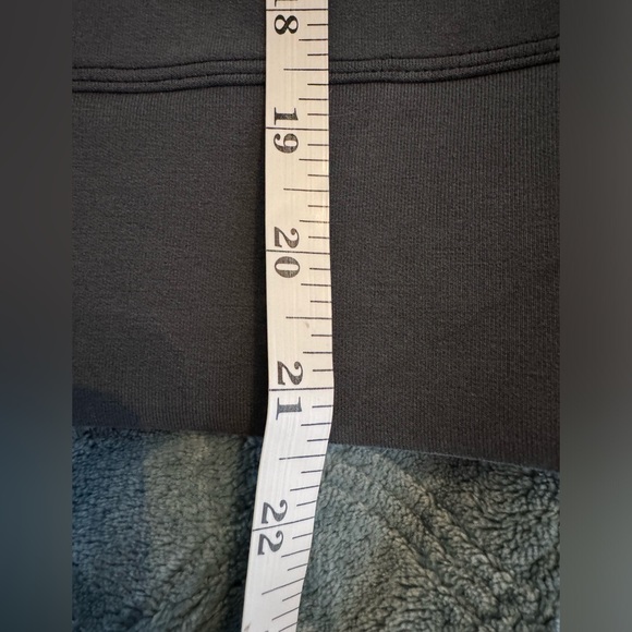 NWOT Lululemon Softstreme Perfectly Oversized Cropped Crew - Picture 3 of 6